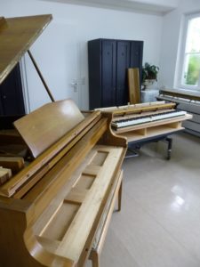 Klavier- und Cembalobaumeister Reinhold Pöhlmann , Himmelkron / Bayreuth