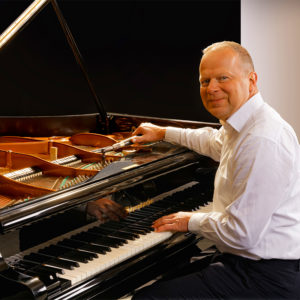 Klavierbaumeister Reinhold Pöhlmann