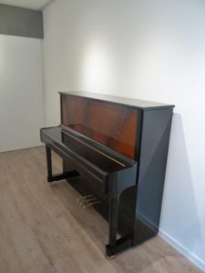 Feurich Klavier Modell 120