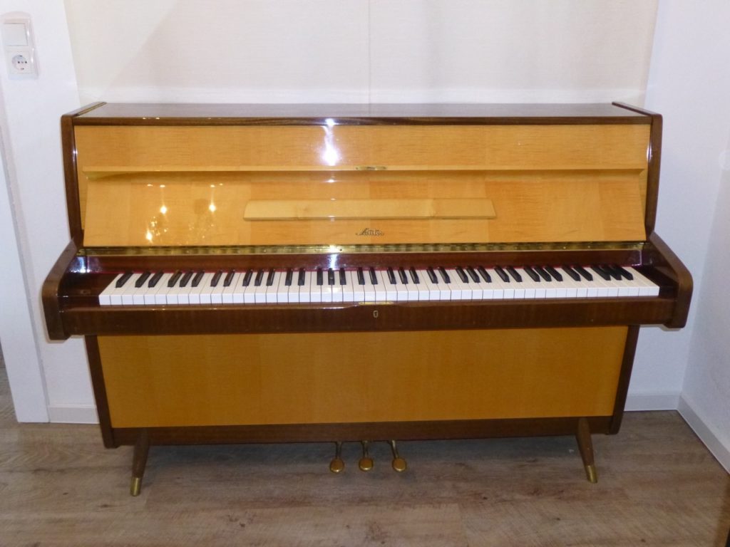 Klavier Sauter Modell 102