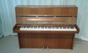 Piano Carl Pfeiffer Modell 114 Nussbaum