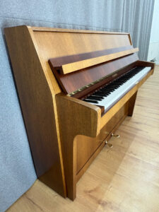 Schimmel Klavier Modell 110 – Palisander 1